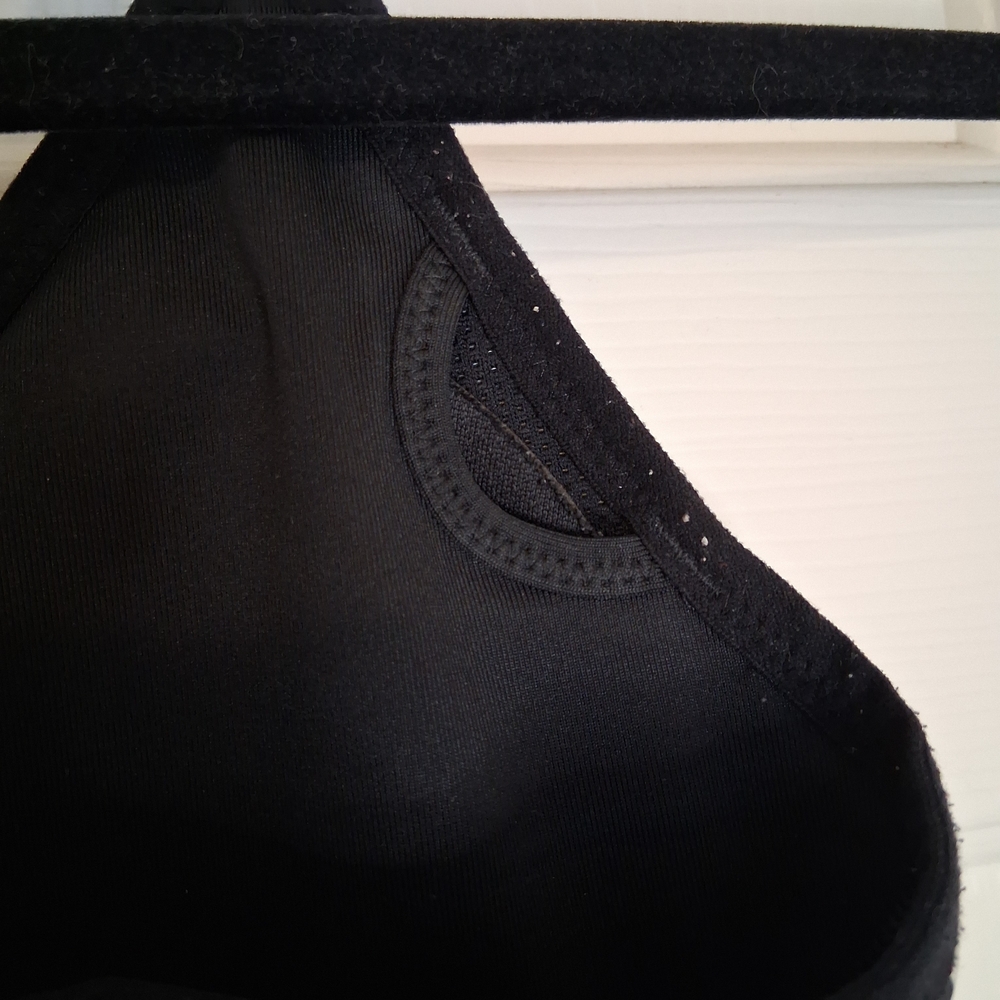 Nike Dri-FIT Black White Chevron Print Sports Bra Small – Activewear, Gym Core - Picture 5 of 8